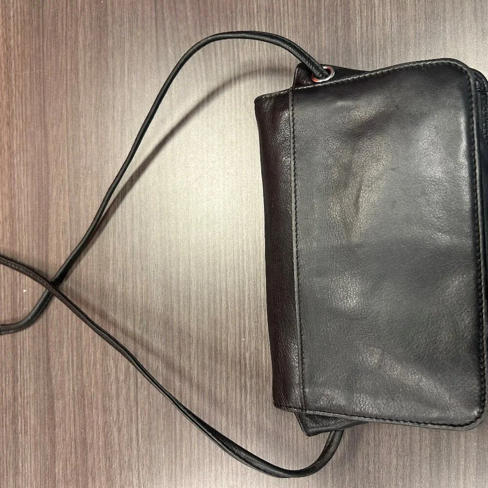 New York ili Leather Crossbody Organizer Purse - Picture 4 of 5